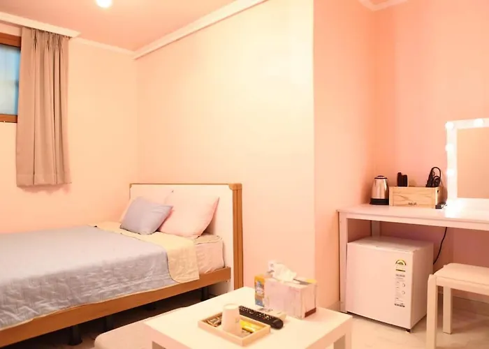Sinchon Stn 2 Min 외국인전용 Ellen House *